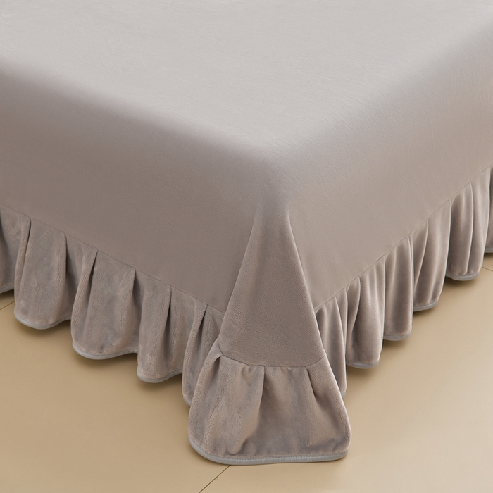 91家纺网 家纺一手货源 找家纺 赫本 2025新品8斤爆品牛奶绒四件套床裙款金雕绒法莱绒四套件 森林密语