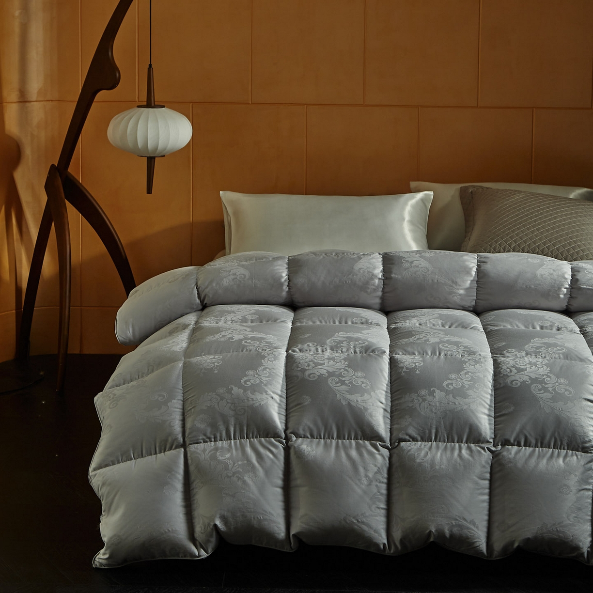 91家纺网 家纺一手货源 找家纺 暖羽屋羽绒馆 2025新款羽毛被子 95白鹅绒丝被芯  羽绒被 加厚冬被 雅馨 灰色