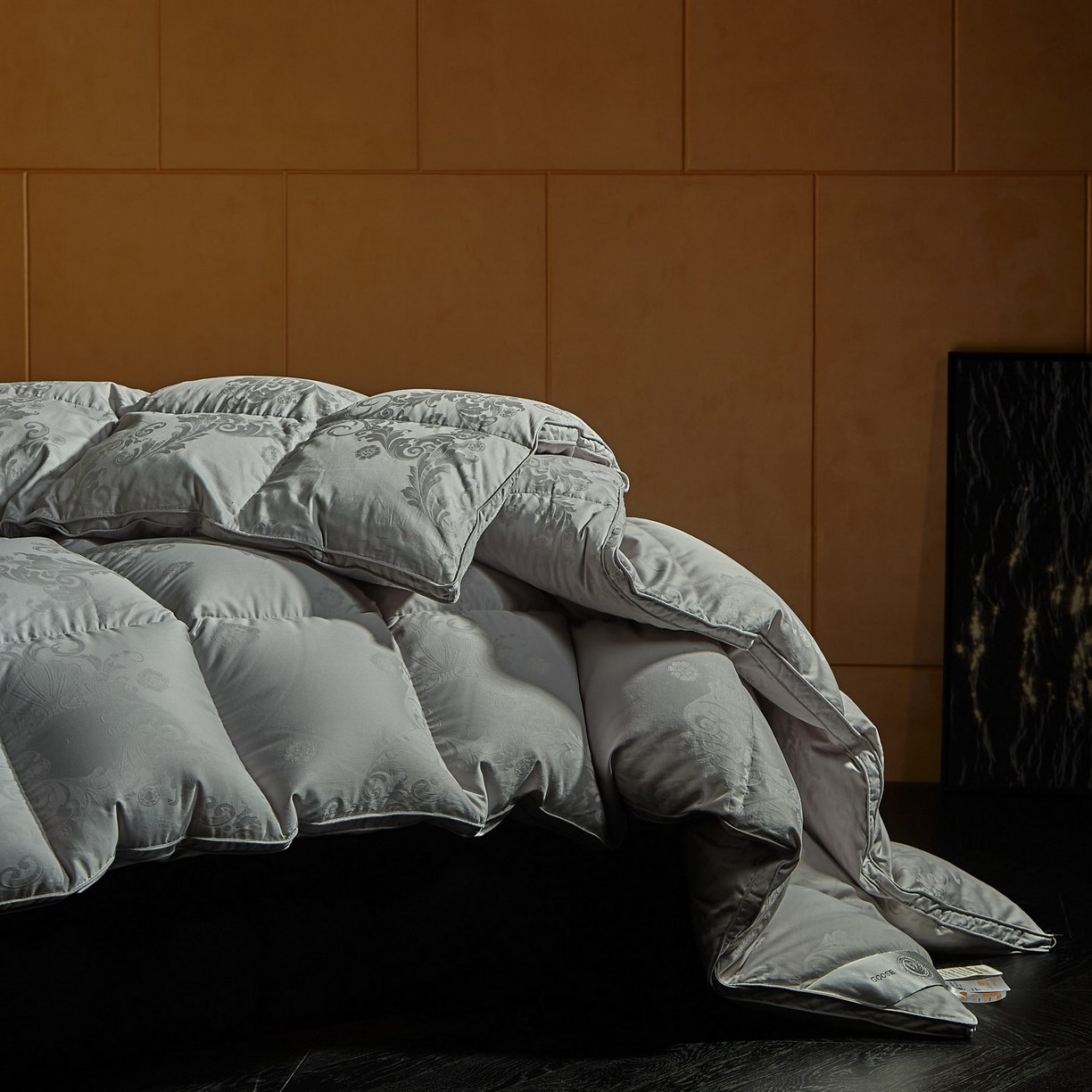 91家纺网 家纺一手货源 找家纺 暖羽屋羽绒馆 2025新款羽毛被子 95白鹅绒丝被芯  羽绒被 加厚冬被 雅馨 灰色