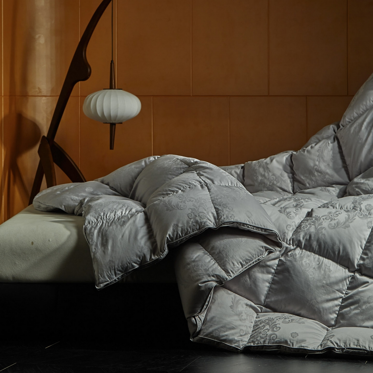 91家纺网 家纺一手货源 找家纺 暖羽屋羽绒馆 2025新款羽毛被子 95白鹅绒丝被芯  羽绒被 加厚冬被 雅馨 灰色