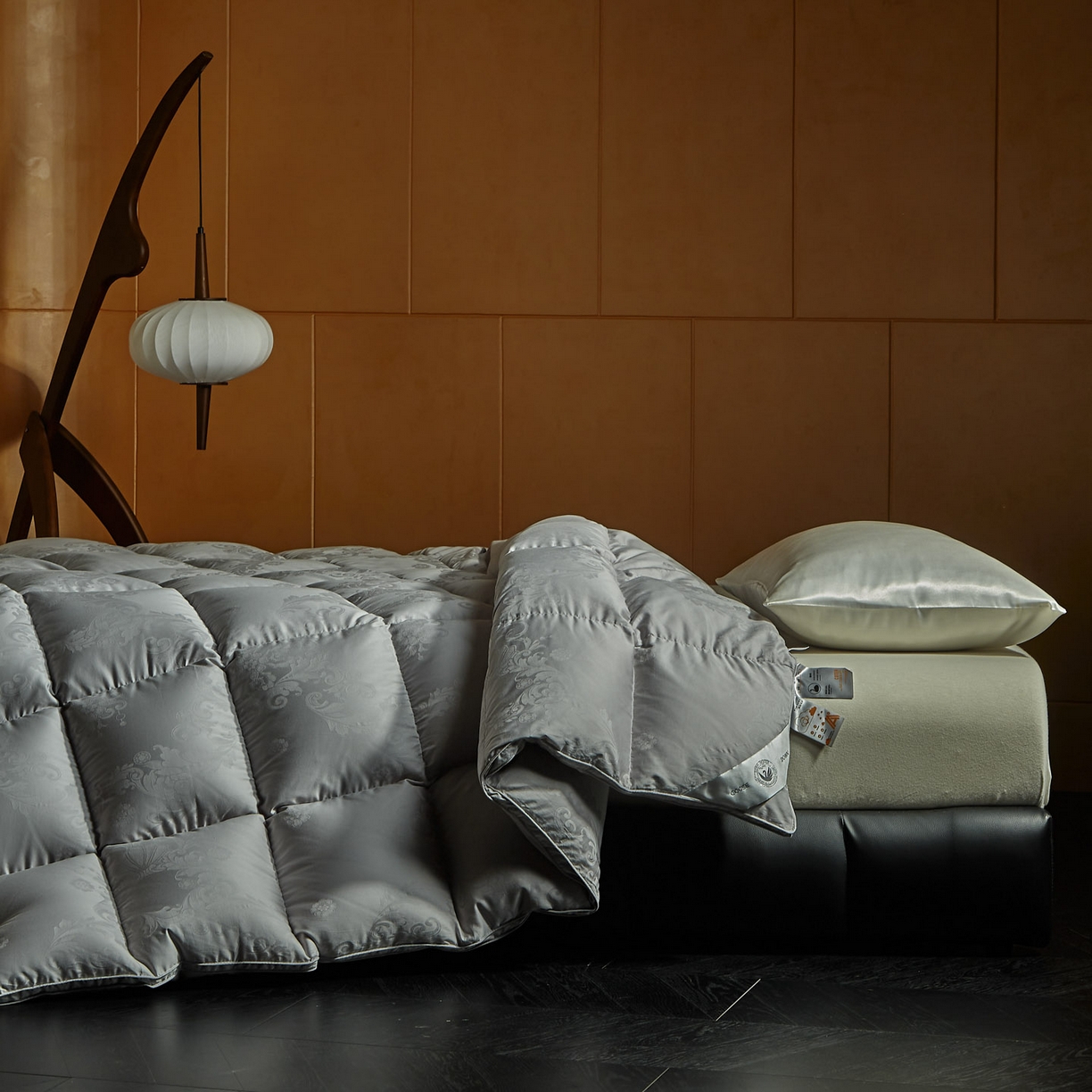 91家纺网 家纺一手货源 找家纺 暖羽屋羽绒馆 2025新款羽毛被子 95白鹅绒丝被芯  羽绒被 加厚冬被 雅馨 灰色