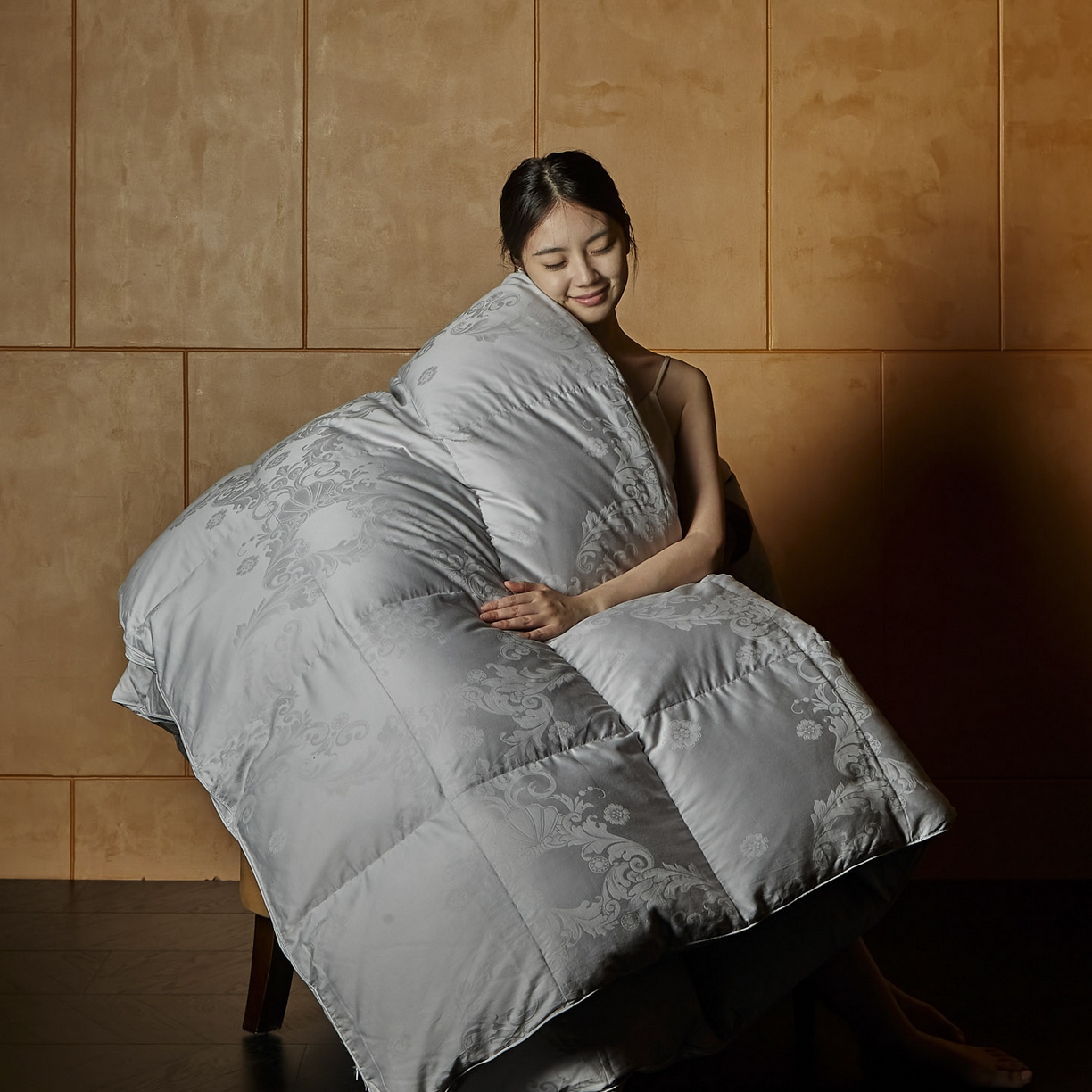 91家纺网 家纺一手货源 找家纺 暖羽屋羽绒馆 2025新款羽毛被子 95白鹅绒丝被芯  羽绒被 加厚冬被 雅馨 灰色