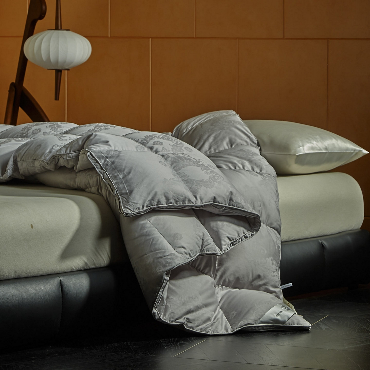 91家纺网 家纺一手货源 找家纺 暖羽屋羽绒馆 2025新款羽毛被子 95白鹅绒丝被芯  羽绒被 加厚冬被 雅馨 灰色