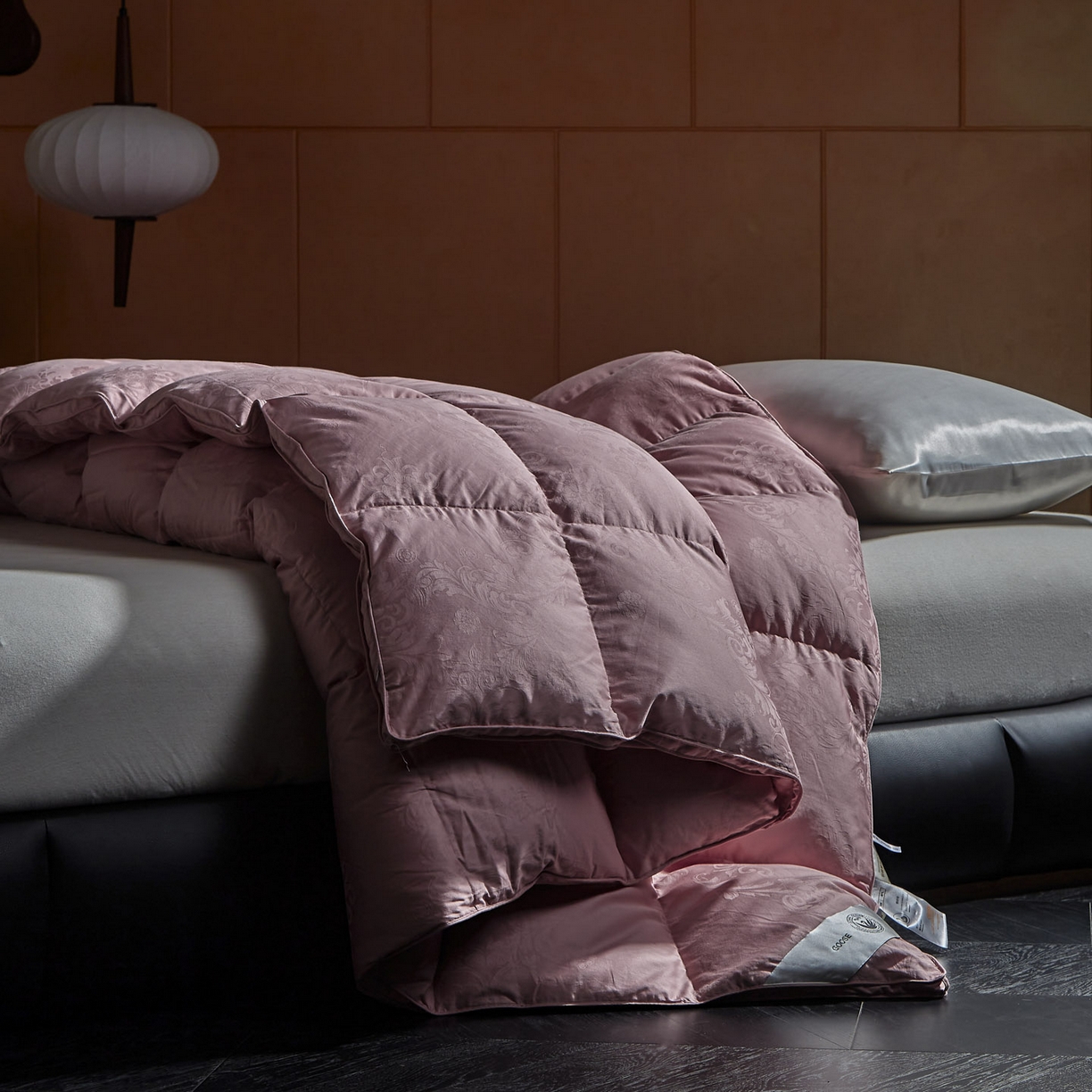 91家纺网 家纺一手货源 找家纺 暖羽屋羽绒馆 2025新款羽毛被子 95白鹅绒丝被芯  羽绒被 加厚冬被 雅馨 浅棕