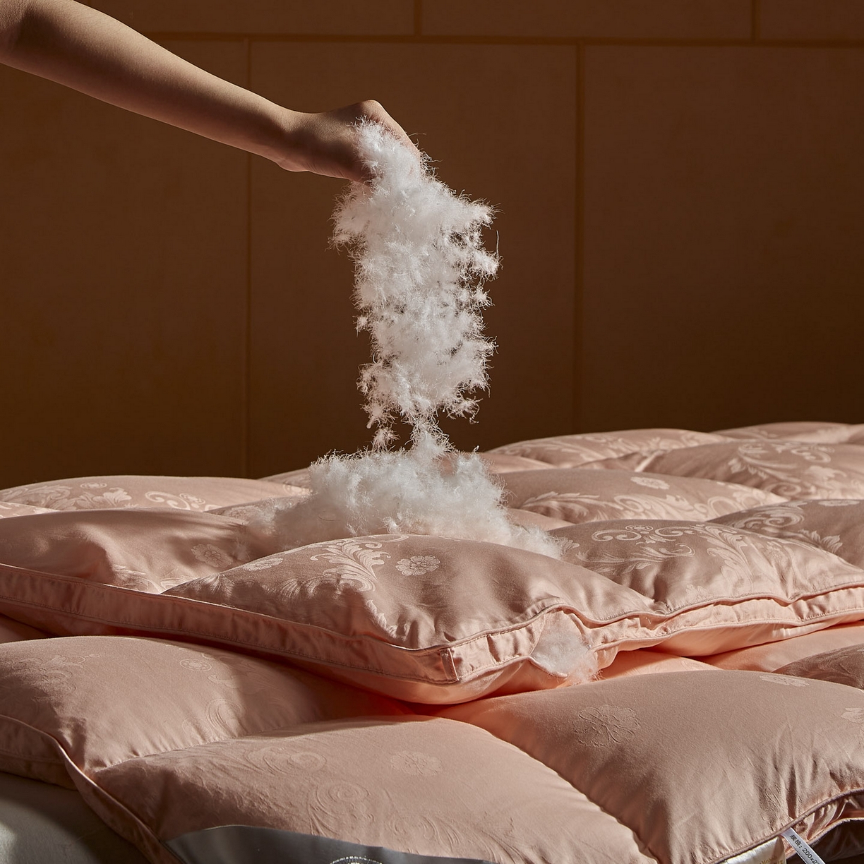 91家纺网 家纺一手货源 找家纺 暖羽屋羽绒馆 2025新款羽毛被子 95白鹅绒丝被芯  羽绒被 加厚冬被 雅馨 玉色