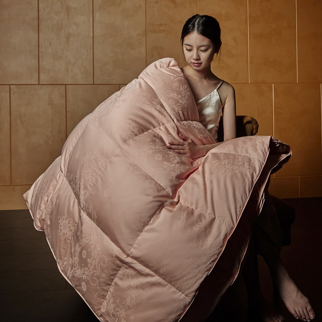 91家纺网 家纺一手货源 找家纺 暖羽屋羽绒馆 2025新款羽毛被子 95白鹅绒丝被芯  羽绒被 加厚冬被 雅馨 玉色