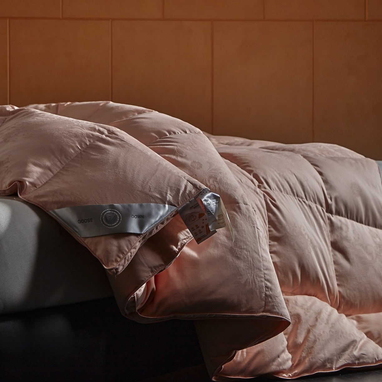 91家纺网 家纺一手货源 找家纺 暖羽屋羽绒馆 2025新款羽毛被子 95白鹅绒丝被芯  羽绒被 加厚冬被 雅馨 玉色