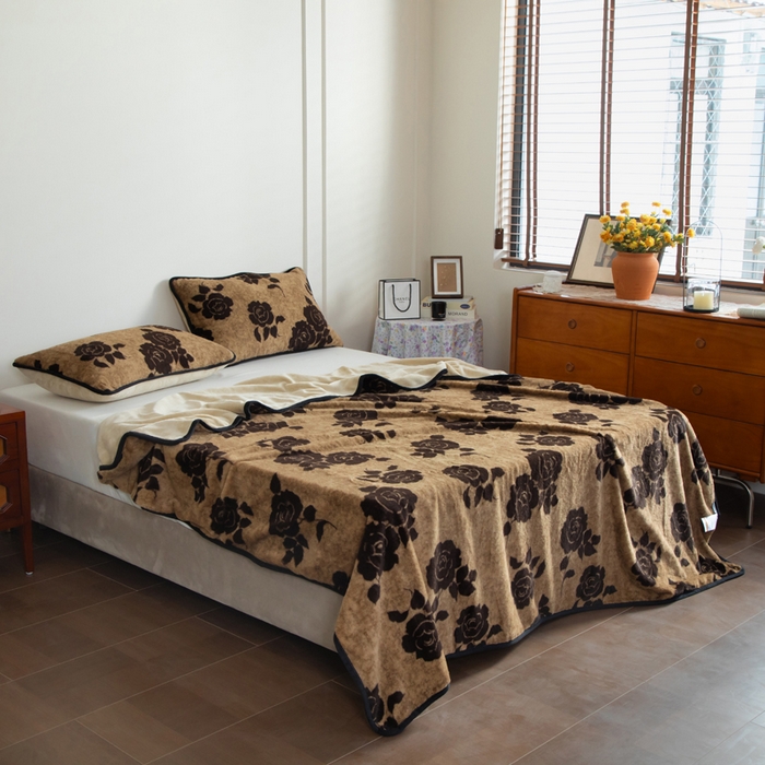 91家纺网 家纺一手货源 找家纺 （总）库里梦家纺 2025新款跨境专供网红直播热款加厚兔毛绒毯可定做尺寸