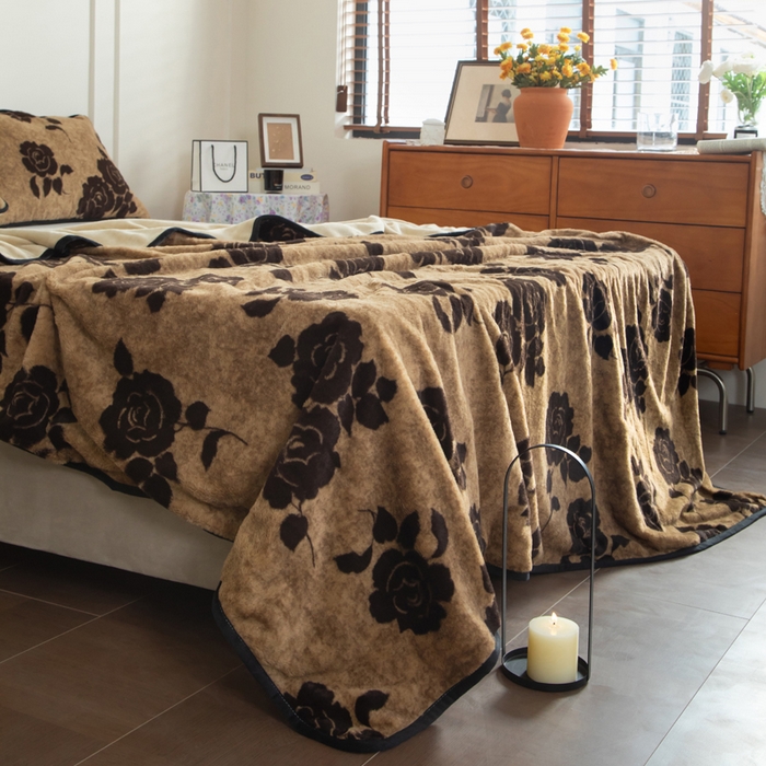 91家纺网 家纺一手货源 找家纺 库里梦家纺 2025新款跨境专供网红直播热款加厚兔毛绒毯可定做尺寸 黑玫瑰-咖