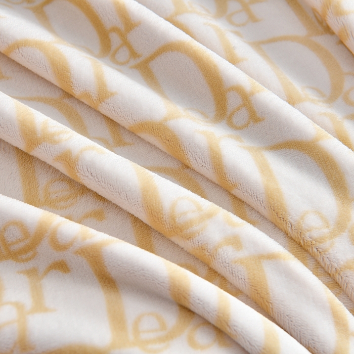 91家纺网 家纺一手货源 找家纺 赫本 2025新品8斤爆品牛奶绒四件套床裙款金雕绒法莱绒四套件 织梦-红