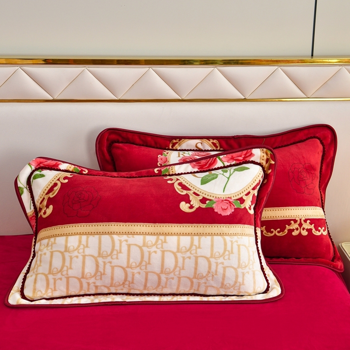 91家纺网 家纺一手货源 找家纺 赫本 2025新品8斤爆品牛奶绒四件套床裙款金雕绒法莱绒四套件 织梦-红