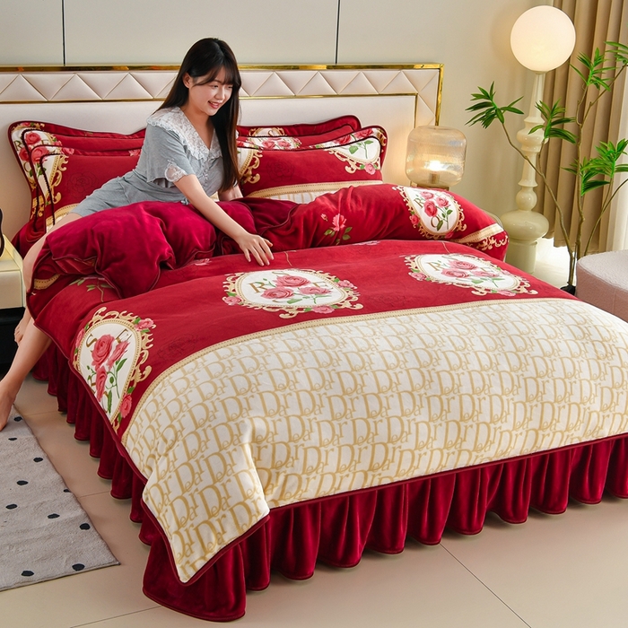 91家纺网 家纺一手货源 找家纺 赫本 2025新品8斤爆品牛奶绒四件套床裙款金雕绒法莱绒四套件 织梦-红