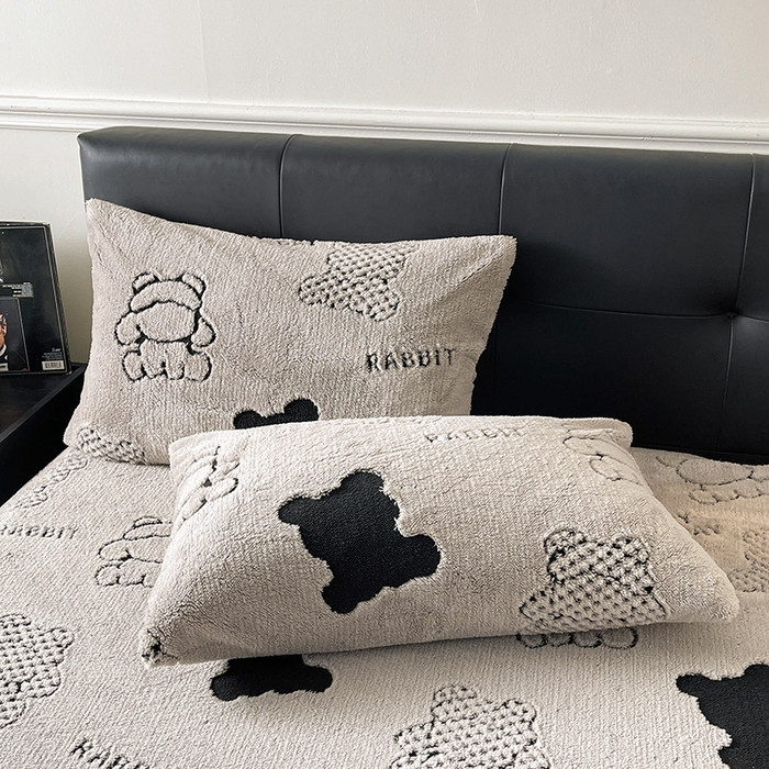 91家纺网 家纺一手货源 找家纺 欧邦 2025新款阳离子舒棉绒牛奶绒床笠单床笠床笠单件-可可熊 可可熊-灰色