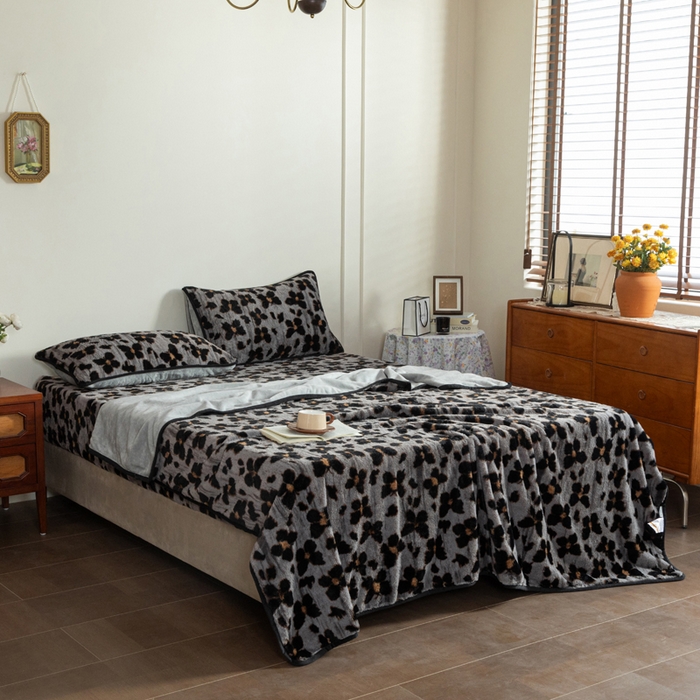 91家纺网 家纺一手货源 找家纺 库里梦家纺 2025新款跨境专供网红直播热款加厚兔毛绒毯可定做尺寸 蝴蝶梦-灰