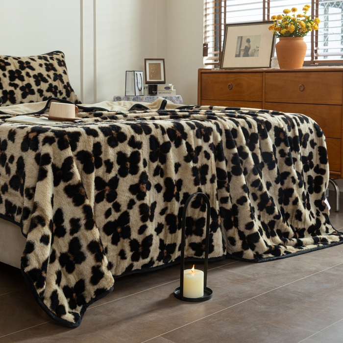 91家纺网 家纺一手货源 找家纺 库里梦家纺 2025新款跨境专供网红直播热款加厚兔毛绒毯可定做尺寸 蝴蝶梦-咖