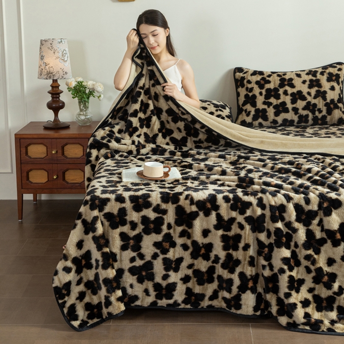 91家纺网 家纺一手货源 找家纺 库里梦家纺 2025新款跨境专供网红直播热款加厚兔毛绒毯可定做尺寸 蝴蝶梦-咖