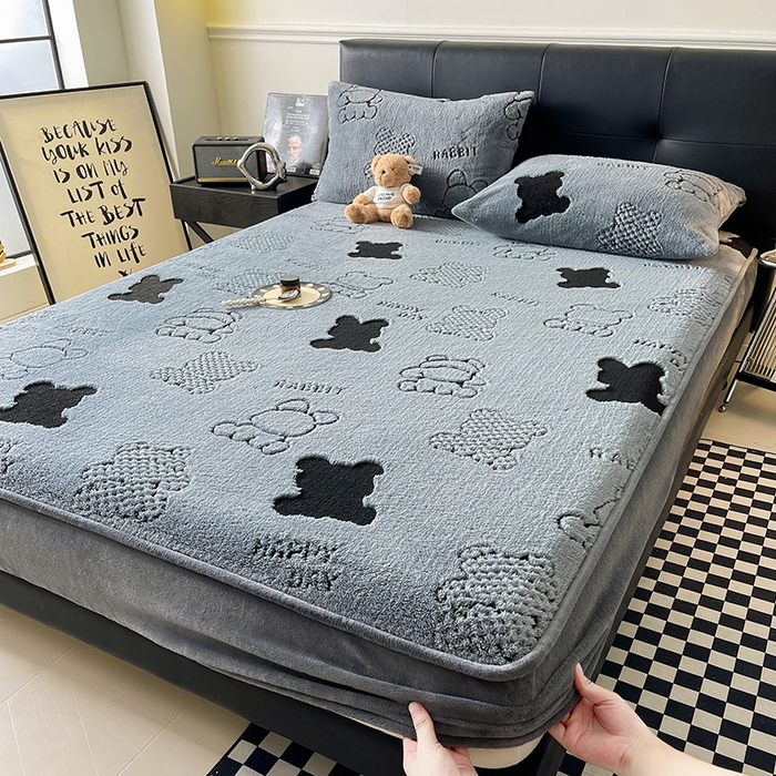 91家纺网 家纺一手货源 找家纺 欧邦 2025新款阳离子舒棉绒牛奶绒床笠单床笠床笠单件-可可熊 可可熊-蓝灰