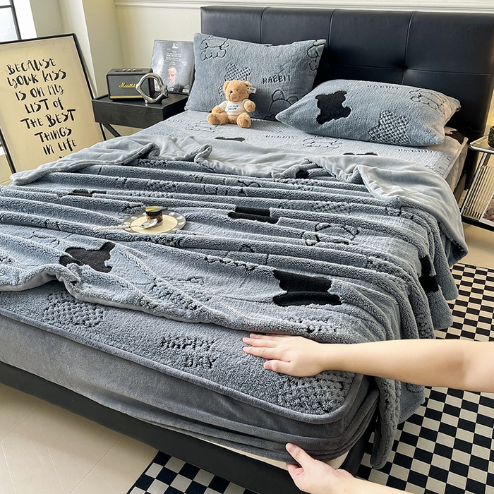 91家纺网 家纺一手货源 找家纺 欧邦 2025新款阳离子舒棉绒牛奶绒床笠单床笠床笠单件-可可熊 可可熊-蓝灰