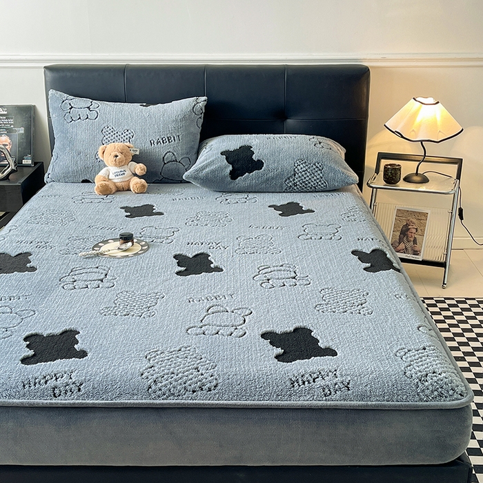 91家纺网 家纺一手货源 找家纺 欧邦 2025新款阳离子舒棉绒牛奶绒床笠单床笠床笠单件-可可熊 可可熊-蓝灰