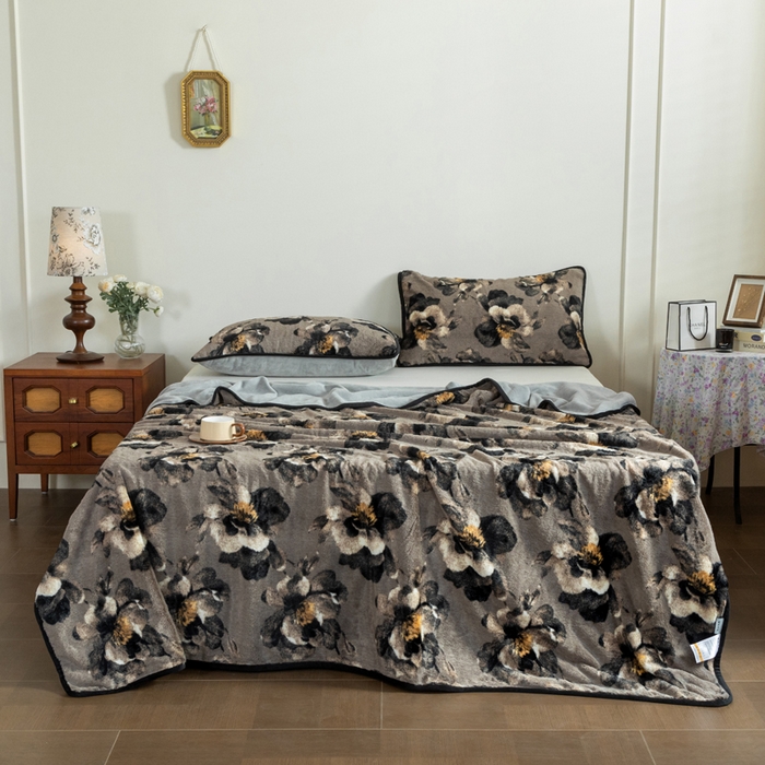 91家纺网 家纺一手货源 找家纺 库里梦家纺 2025新款跨境专供网红直播热款加厚兔毛绒毯可定做尺寸 百合-灰