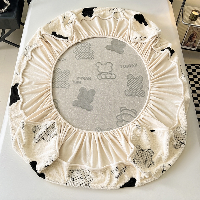 91家纺网 家纺一手货源 找家纺 欧邦 2025新款阳离子舒棉绒牛奶绒床笠单床笠床笠单件-可可熊 可可熊-米白