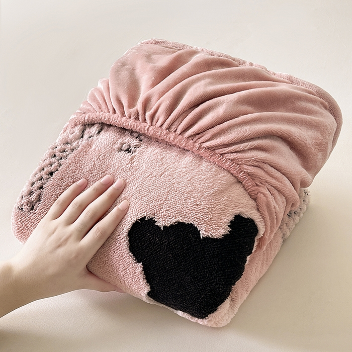 91家纺网 家纺一手货源 找家纺 欧邦 2025新款阳离子舒棉绒牛奶绒床笠单床笠床笠单件-可可熊 可可熊-浅粉