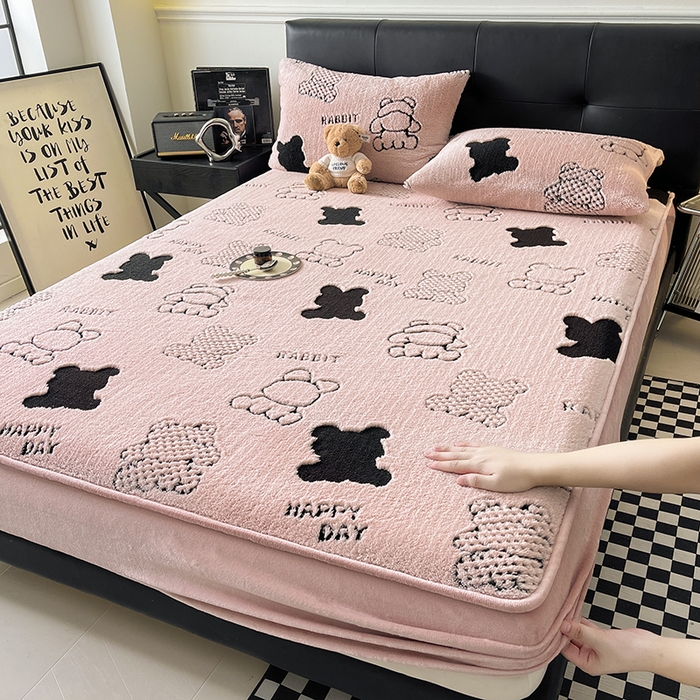 91家纺网 家纺一手货源 找家纺 欧邦 2025新款阳离子舒棉绒牛奶绒床笠单床笠床笠单件-可可熊 可可熊-浅粉