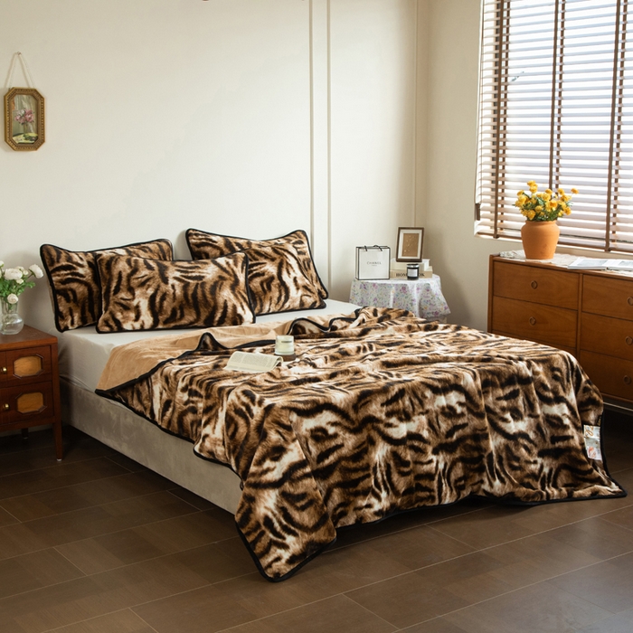 91家纺网 家纺一手货源 找家纺 库里梦家纺 2025新款跨境专供网红直播热款加厚兔毛绒毯可定做尺寸 虎皮纹