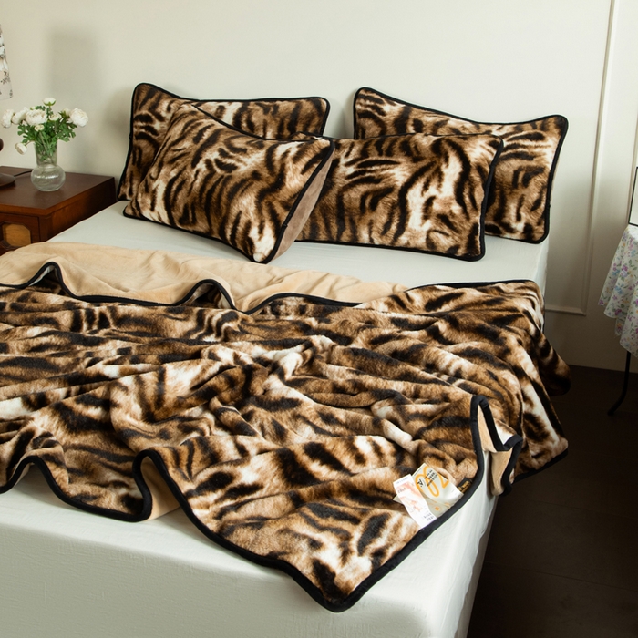 91家纺网 家纺一手货源 找家纺 库里梦家纺 2025新款跨境专供网红直播热款加厚兔毛绒毯可定做尺寸 虎皮纹