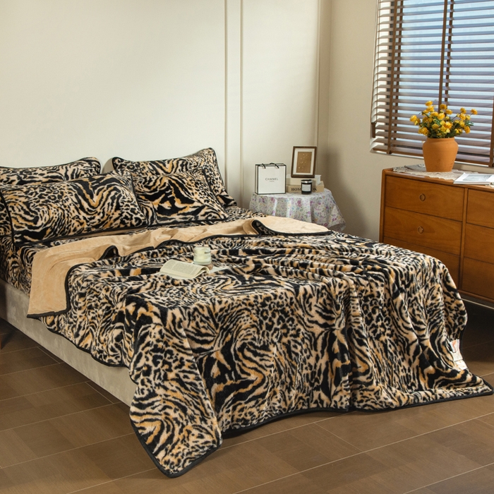 91家纺网 家纺一手货源 找家纺 库里梦家纺 2025新款跨境专供网红直播热款加厚兔毛绒毯可定做尺寸 豹点纹