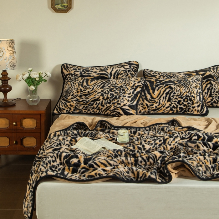 91家纺网 家纺一手货源 找家纺 库里梦家纺 2025新款跨境专供网红直播热款加厚兔毛绒毯可定做尺寸 豹点纹