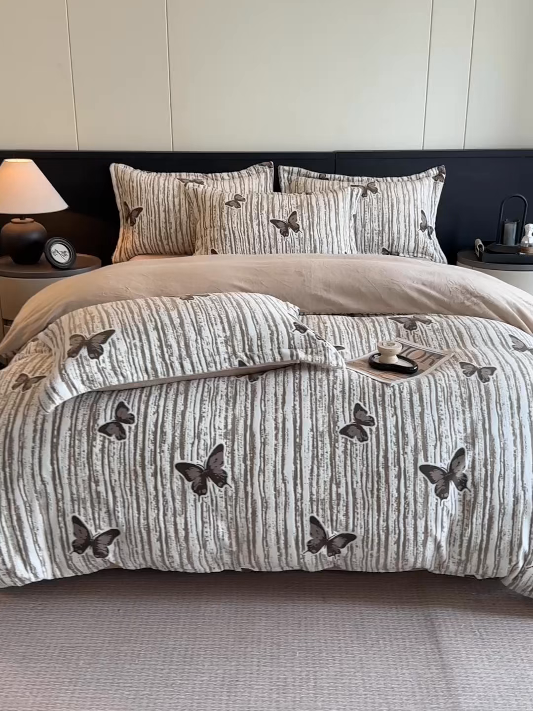 91家纺网 家纺一手货源 找家纺 （总）格真 2025秋冬新款高克重雕花牛奶绒四件套