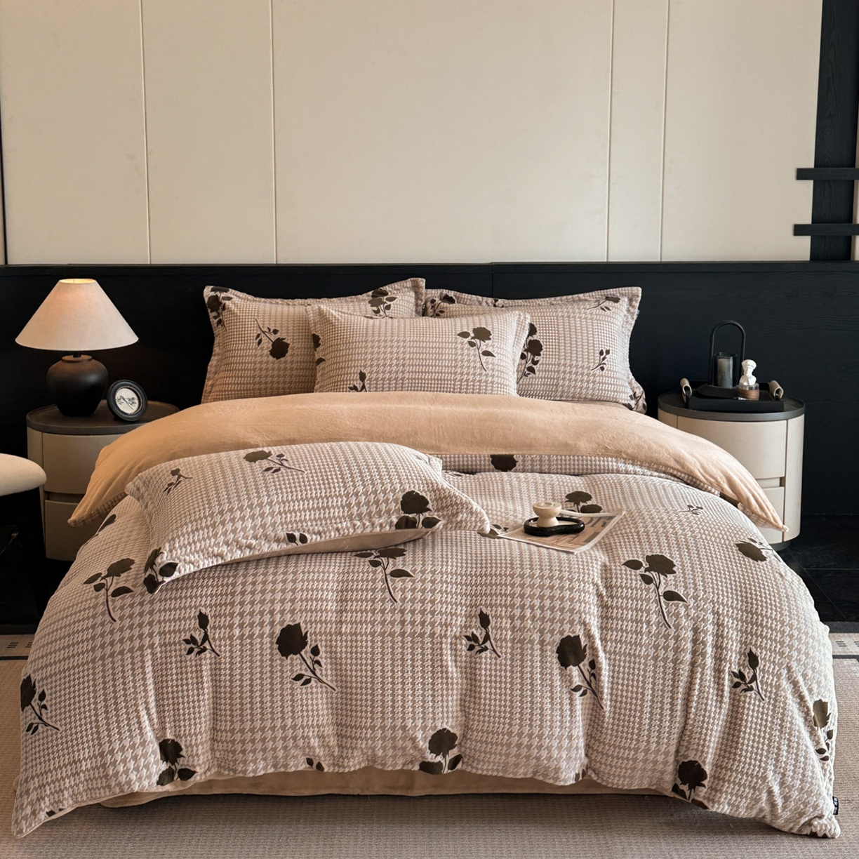 91家纺网 家纺一手货源 找家纺 格真 2025秋冬新款高克重雕花牛奶绒四件套 千鸟花语-棕