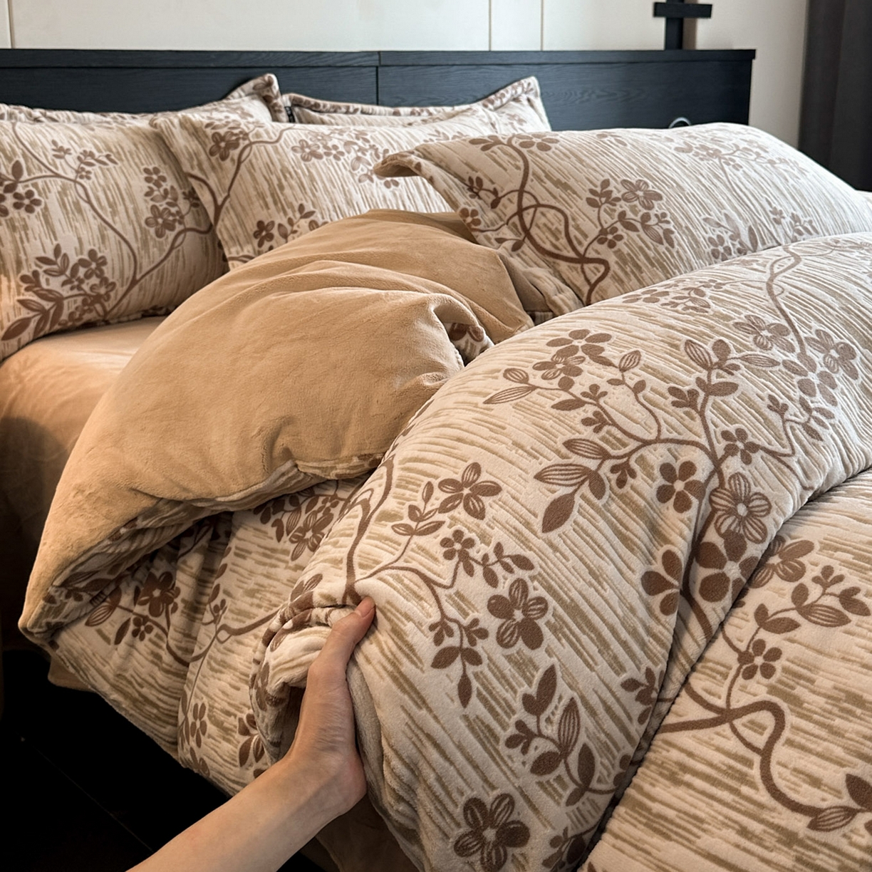 格真 2025秋冬新款高克重雕花牛奶绒四件套 安雅-咖