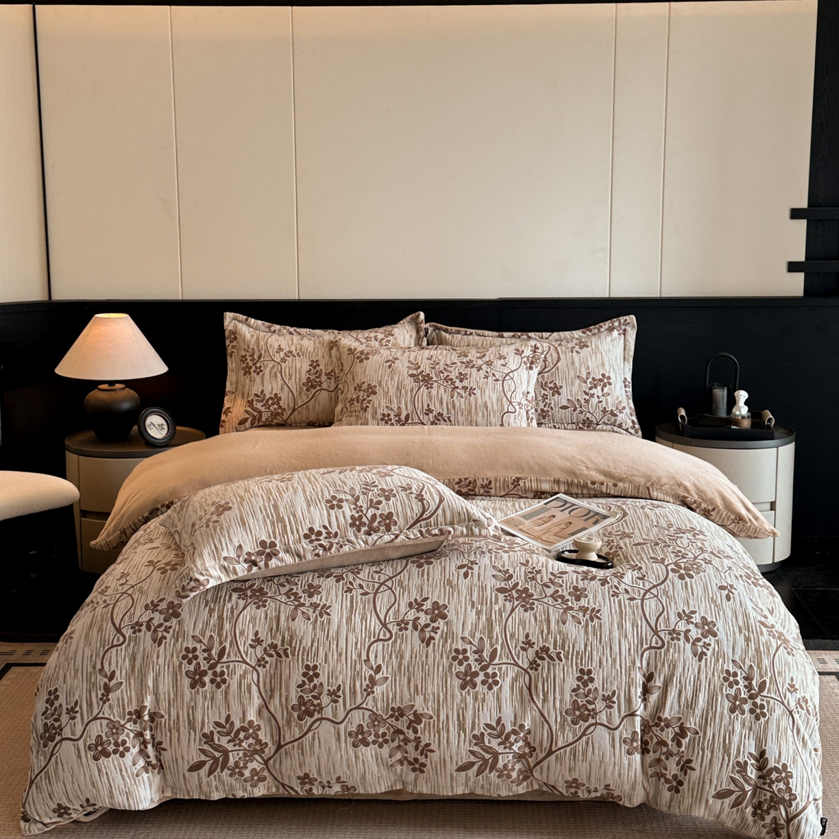 91家纺网 家纺一手货源 找家纺 格真 2025秋冬新款高克重雕花牛奶绒四件套 安雅-咖