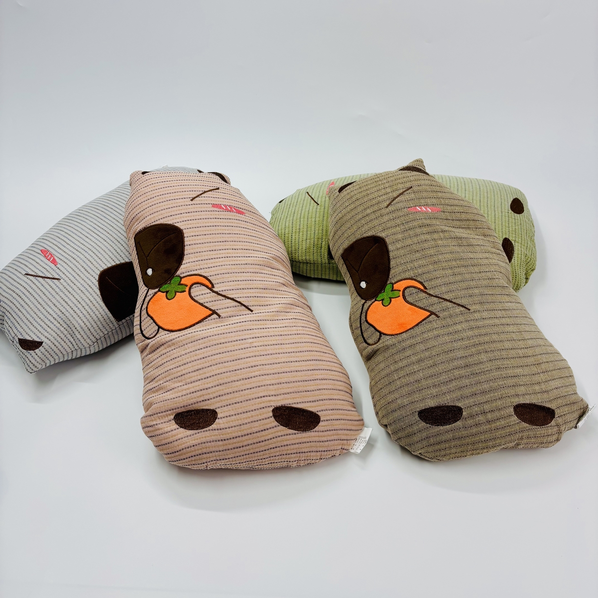 91家纺网 家纺一手货源 找家纺 （总）露函 2025新款卡皮巴拉绣花款全棉双层纱荞麦枕