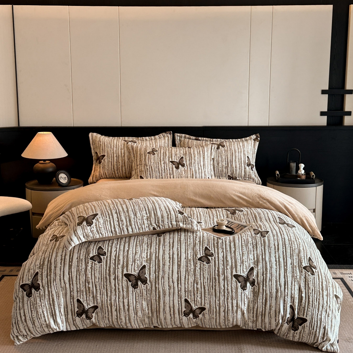 91家纺网 家纺一手货源 找家纺 格真 2025秋冬新款高克重雕花牛奶绒四件套 光影蝴蝶