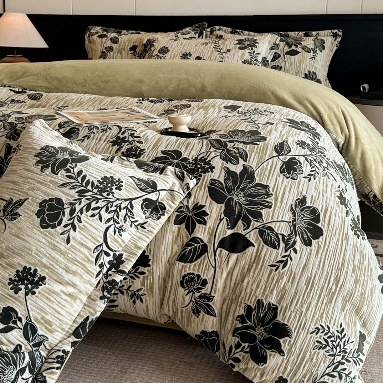 91家纺网 家纺一手货源 找家纺 格真 2025秋冬新款高克重雕花牛奶绒四件套 莫奈花园-绿