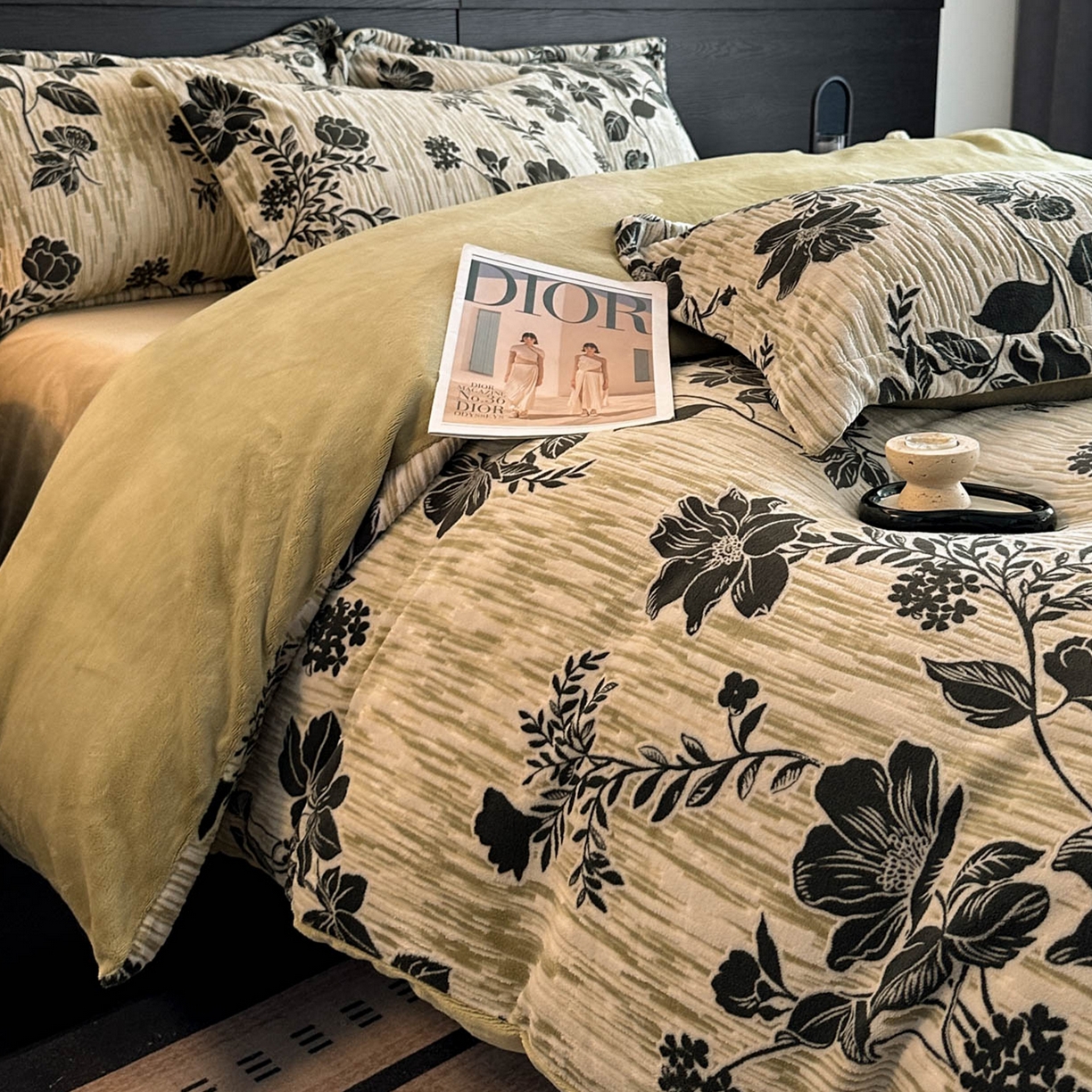 91家纺网 家纺一手货源 找家纺 格真 2025秋冬新款高克重雕花牛奶绒四件套 莫奈花园-绿