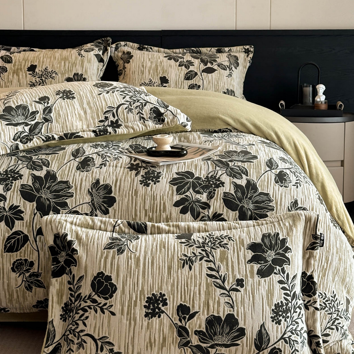 91家纺网 家纺一手货源 找家纺 格真 2025秋冬新款高克重雕花牛奶绒四件套 莫奈花园-绿