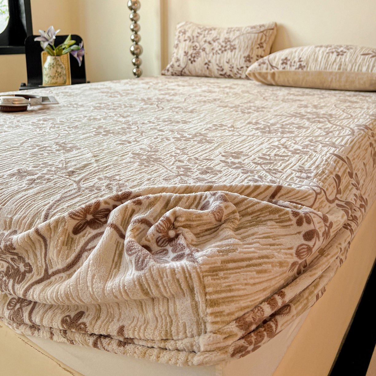 91家纺网 家纺一手货源 找家纺 格真 2025秋冬新款立体剪花雕花牛奶绒床笠单品床笠单件单床笠 安雅-咖