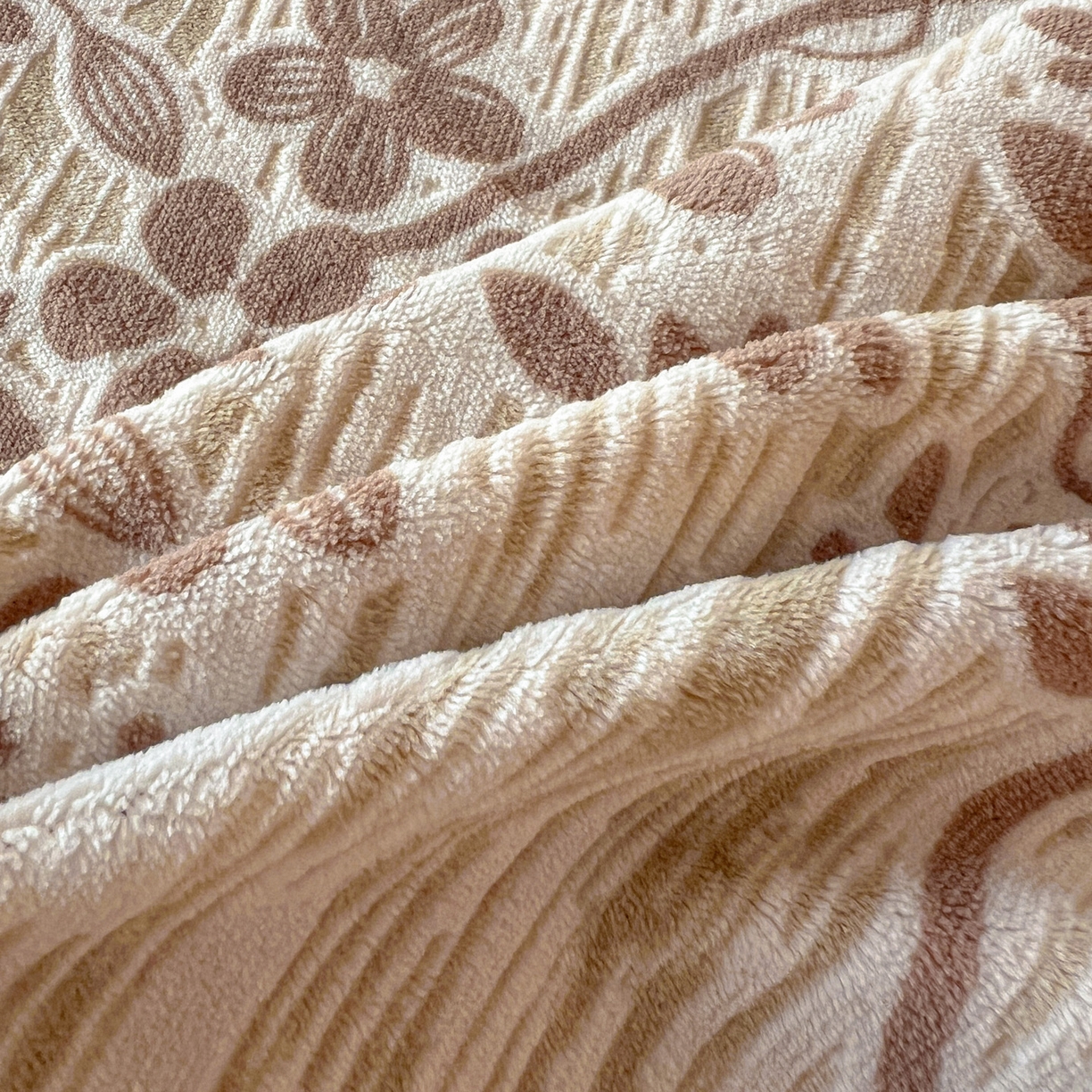 91家纺网 家纺一手货源 找家纺 格真 2025秋冬新款立体剪花雕花牛奶绒床笠单品床笠单件单床笠 安雅-咖