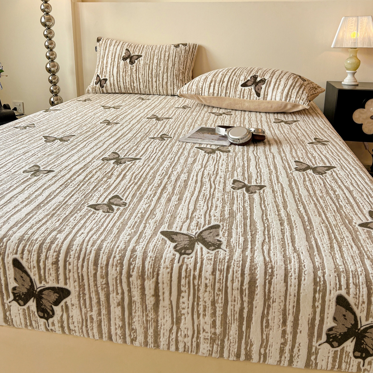 91家纺网 家纺一手货源 找家纺 格真 2025秋冬新款立体剪花雕花牛奶绒床笠单品床笠单件单床笠 光影蝴蝶