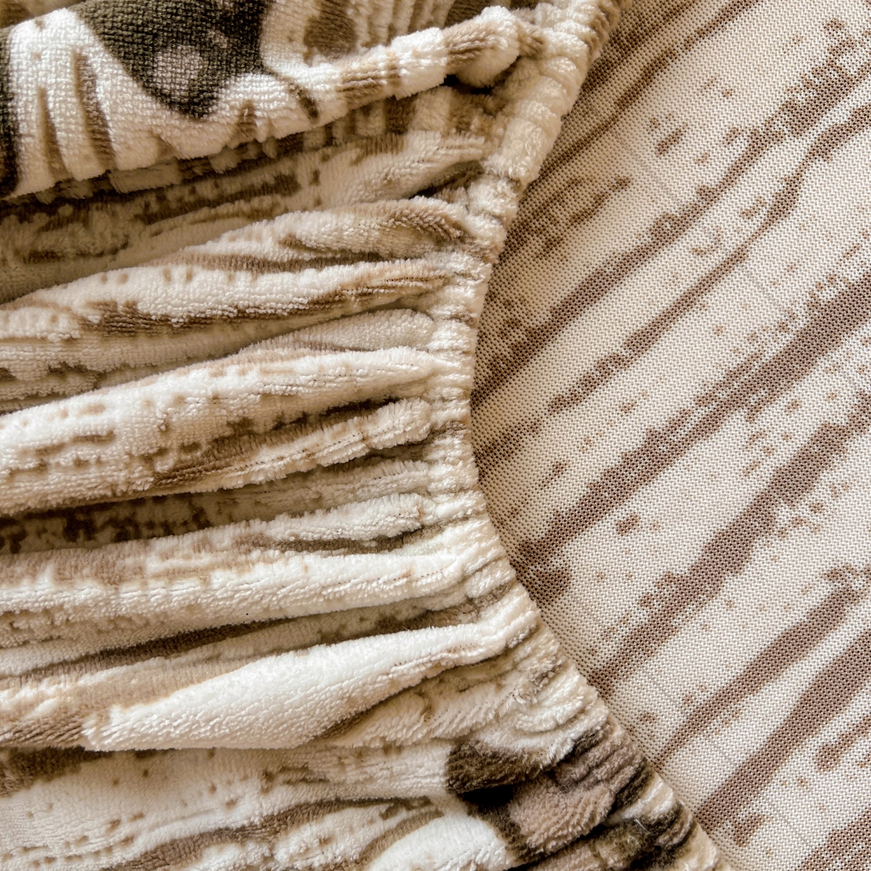 91家纺网 家纺一手货源 找家纺 格真 2025秋冬新款立体剪花雕花牛奶绒床笠单品床笠单件单床笠 光影蝴蝶