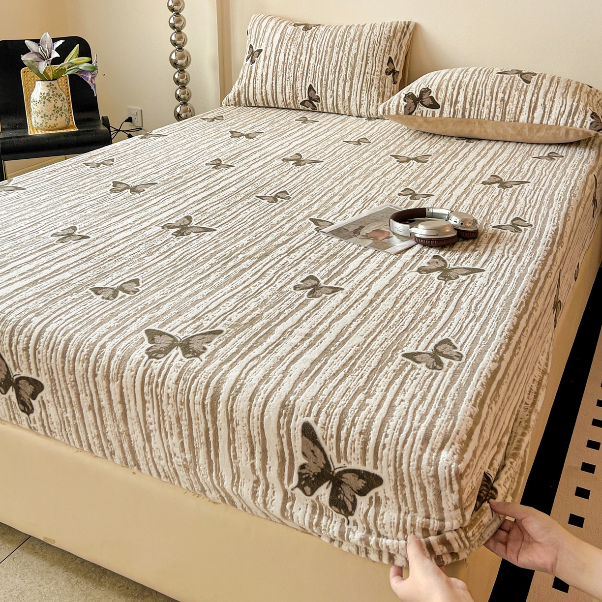 91家纺网 家纺一手货源 找家纺 格真 2025秋冬新款立体剪花雕花牛奶绒床笠单品床笠单件单床笠 光影蝴蝶