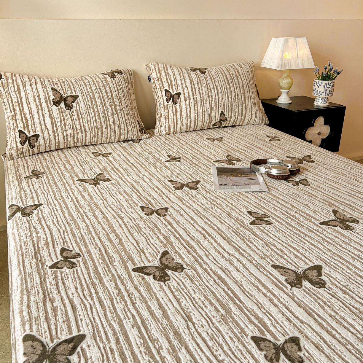 91家纺网 家纺一手货源 找家纺 格真 2025秋冬新款立体剪花雕花牛奶绒床笠单品床笠单件单床笠 光影蝴蝶