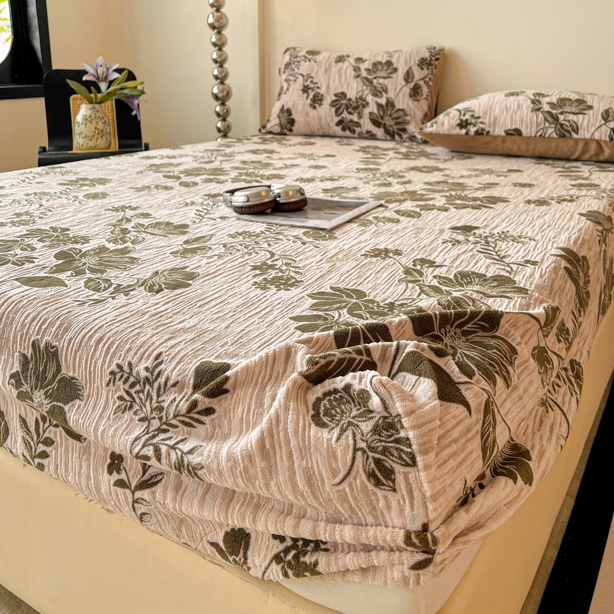 91家纺网 家纺一手货源 找家纺 格真 2025秋冬新款立体剪花雕花牛奶绒床笠单品床笠单件单床笠 莫奈花园-咖