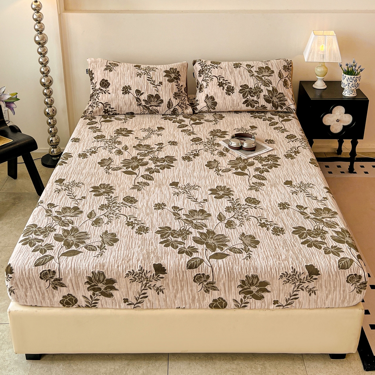 91家纺网 家纺一手货源 找家纺 格真 2025秋冬新款立体剪花雕花牛奶绒床笠单品床笠单件单床笠 莫奈花园-咖