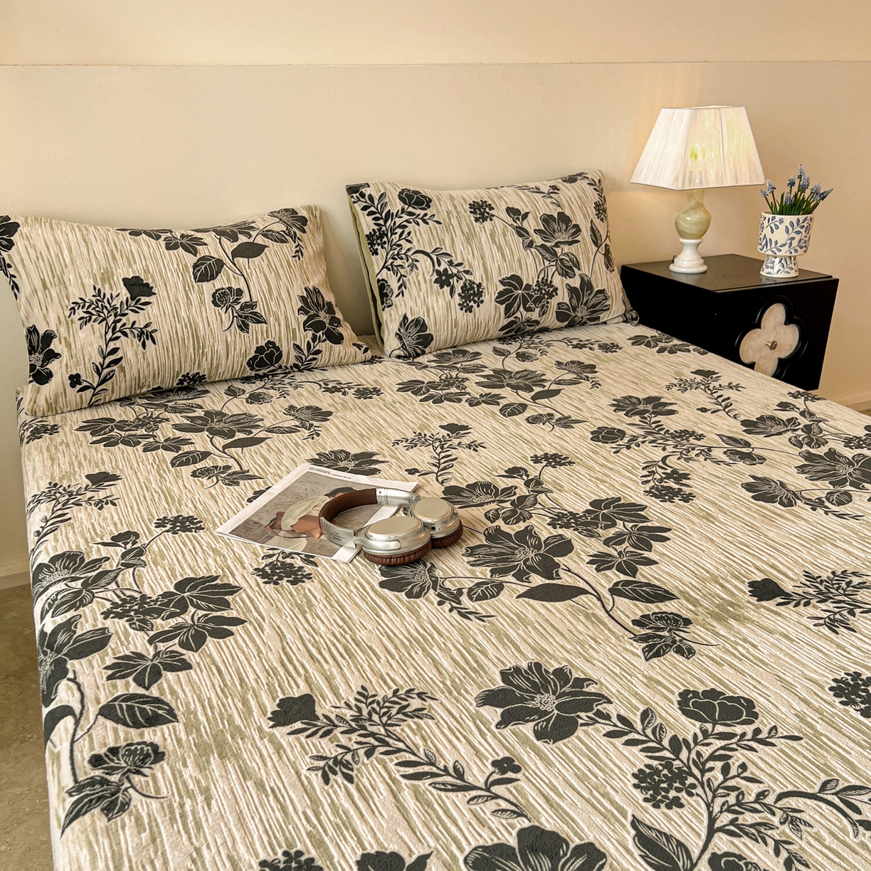 91家纺网 家纺一手货源 找家纺 格真 2025秋冬新款立体剪花雕花牛奶绒床笠单品床笠单件单床笠 莫奈花园-绿