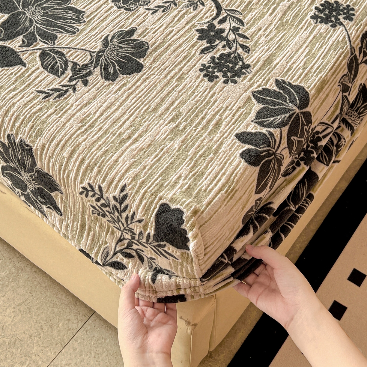 91家纺网 家纺一手货源 找家纺 格真 2025秋冬新款立体剪花雕花牛奶绒床笠单品床笠单件单床笠 莫奈花园-绿